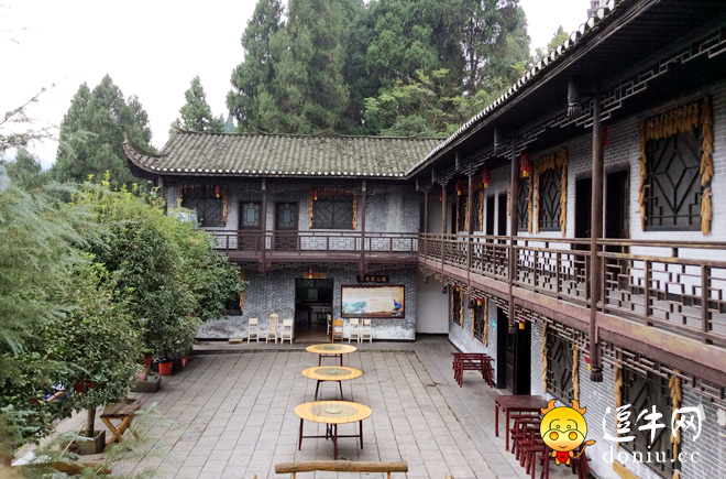 龙洞湖